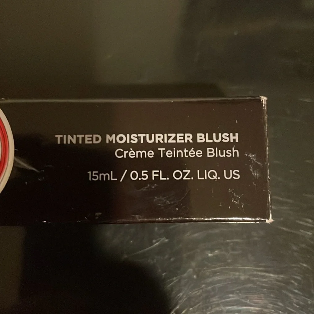 Laura Mercier tinted moisturizer blush